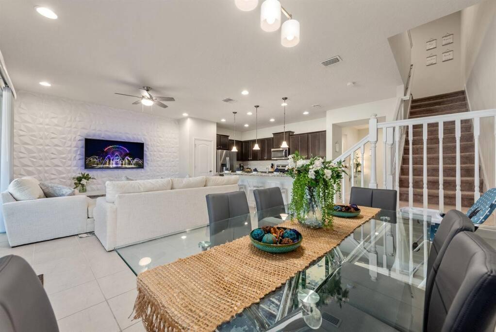 Amazing 5 Bedrooms Home With Pool/Bbq Near Disney 키시미 외부 사진