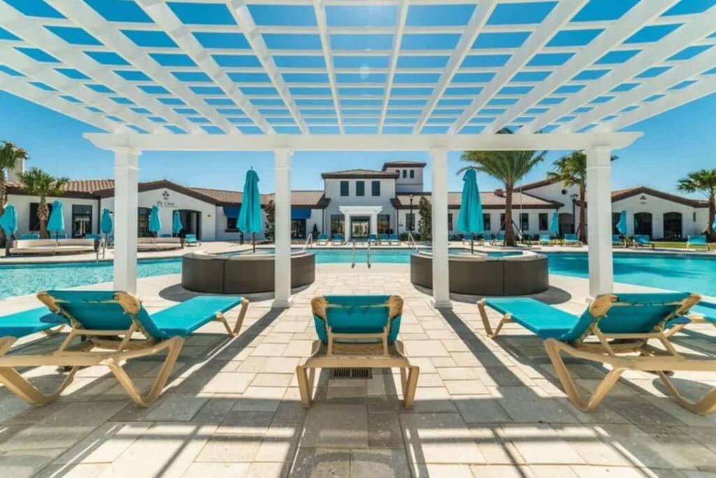 Amazing 5 Bedrooms Home With Pool/Bbq Near Disney 키시미 외부 사진
