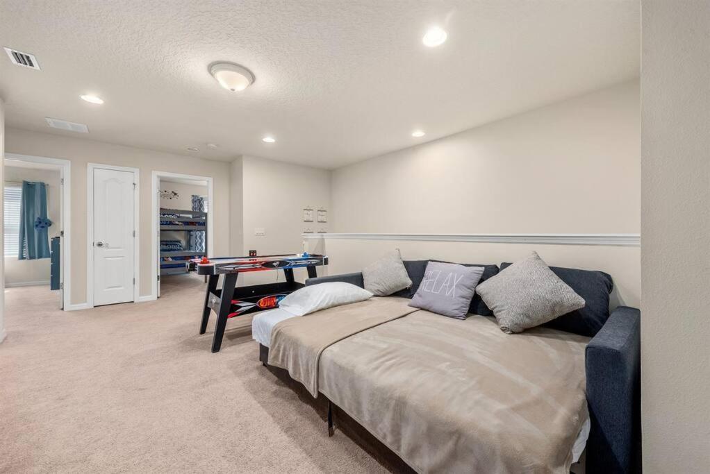 Amazing 5 Bedrooms Home With Pool/Bbq Near Disney 키시미 외부 사진