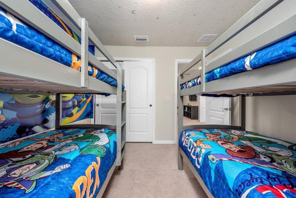 Amazing 5 Bedrooms Home With Pool/Bbq Near Disney 키시미 외부 사진