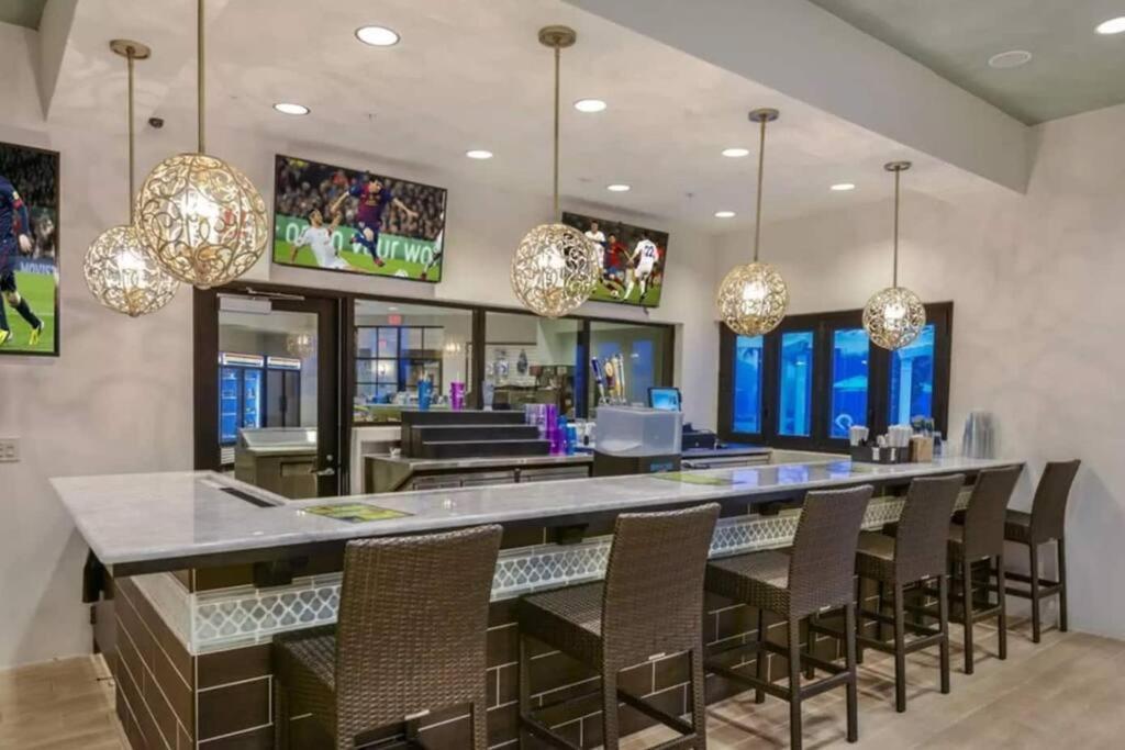 Amazing 5 Bedrooms Home With Pool/Bbq Near Disney 키시미 외부 사진