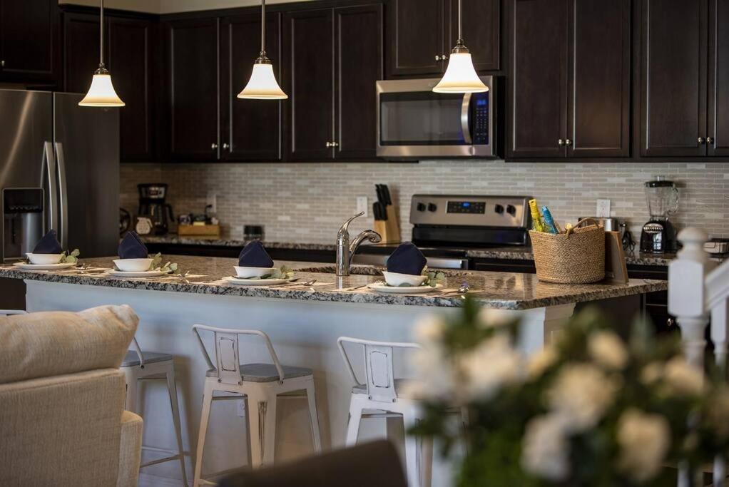 Amazing 5 Bedrooms Home With Pool/Bbq Near Disney 키시미 외부 사진